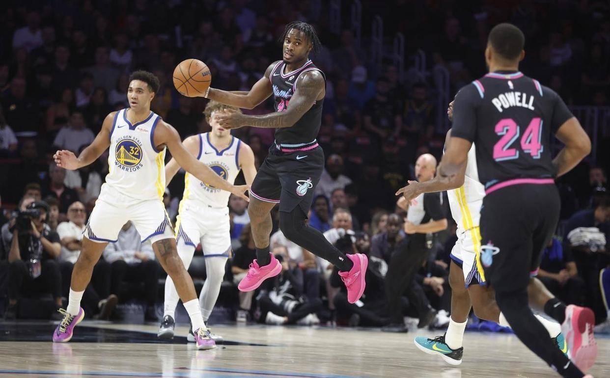 包含勇士险胜热火,范弗利特高光表现的词条 包含勇士险胜热火,范弗利特高光表现的词条