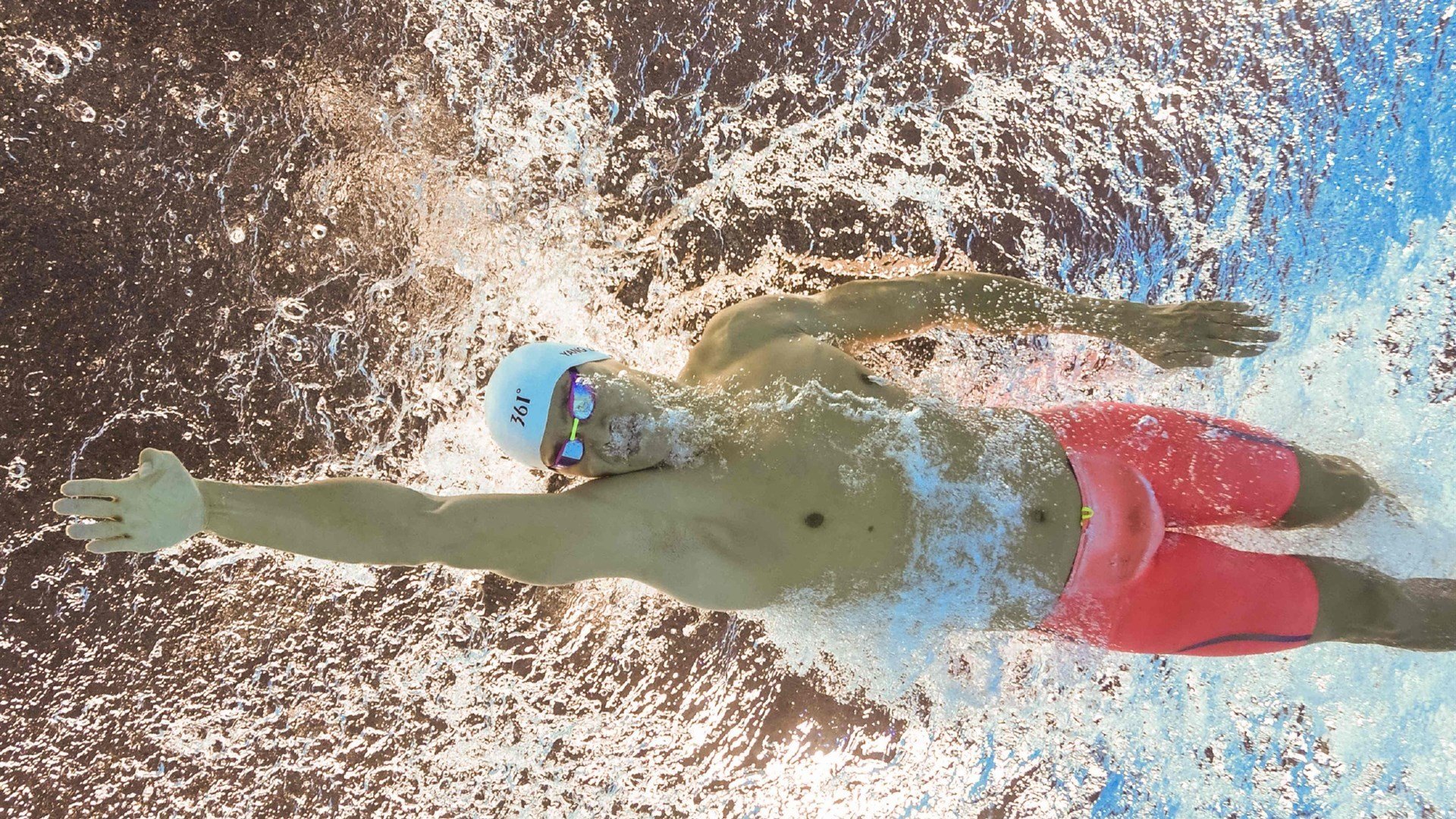 从安菲尔德到阿兹特克，阿坎吉用实力跨越足球世界的偏见与边界